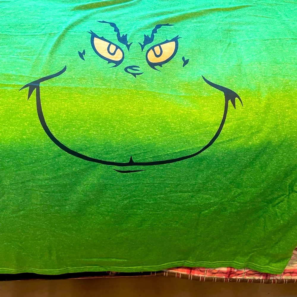 Mr Grinch long sleeve T-shirt Xxl never worn